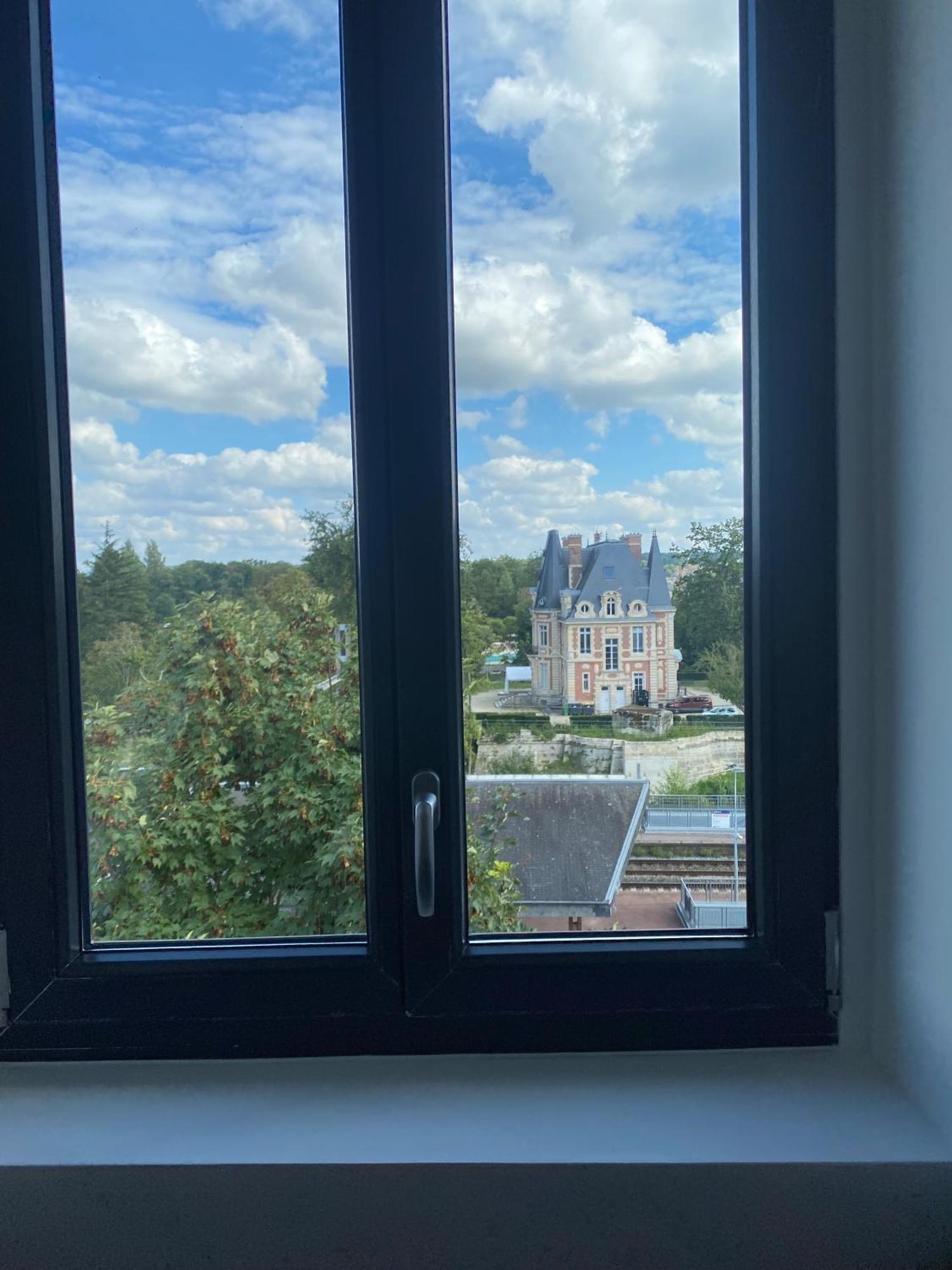 Hdg Hotel Gare De L'Isle Adam Appart'S Hotel Parmain エクステリア 写真