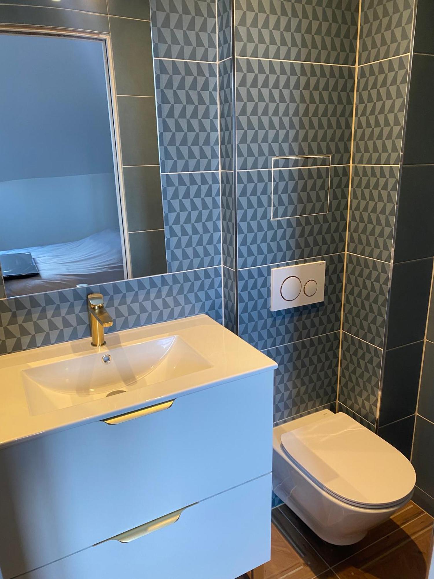 Hdg Hotel Gare De L'Isle Adam Appart'S Hotel Parmain エクステリア 写真