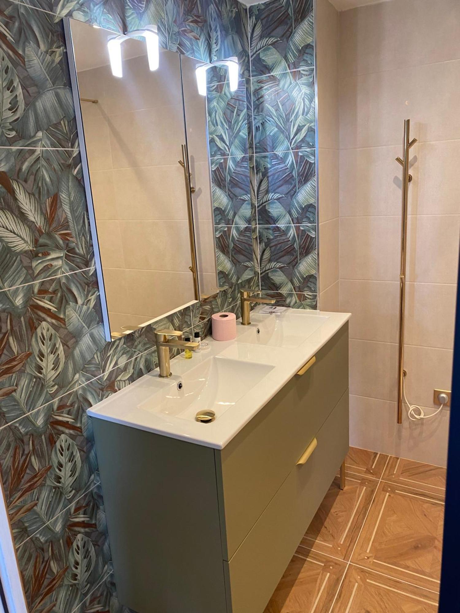 Hdg Hotel Gare De L'Isle Adam Appart'S Hotel Parmain エクステリア 写真