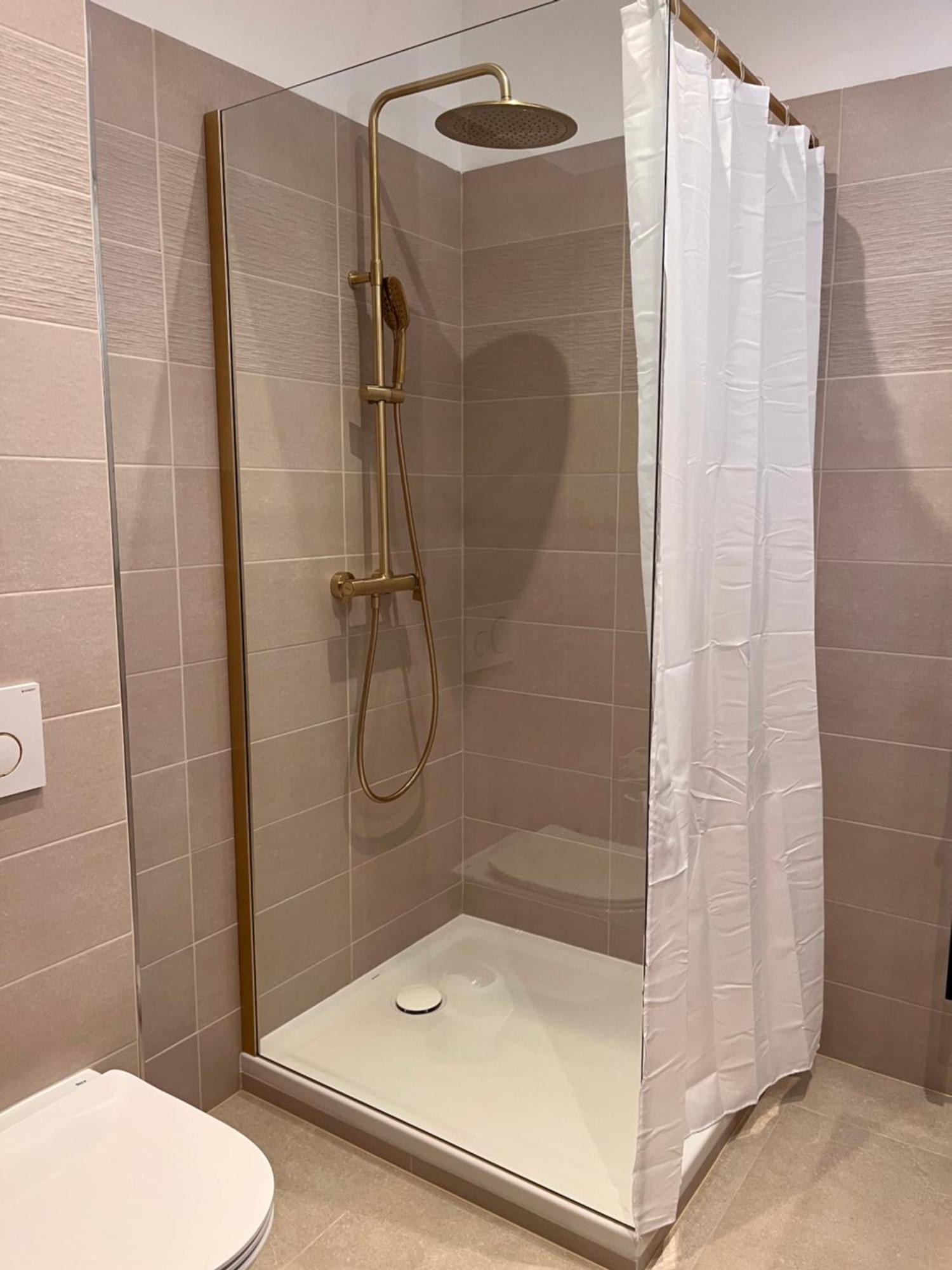 Hdg Hotel Gare De L'Isle Adam Appart'S Hotel Parmain エクステリア 写真