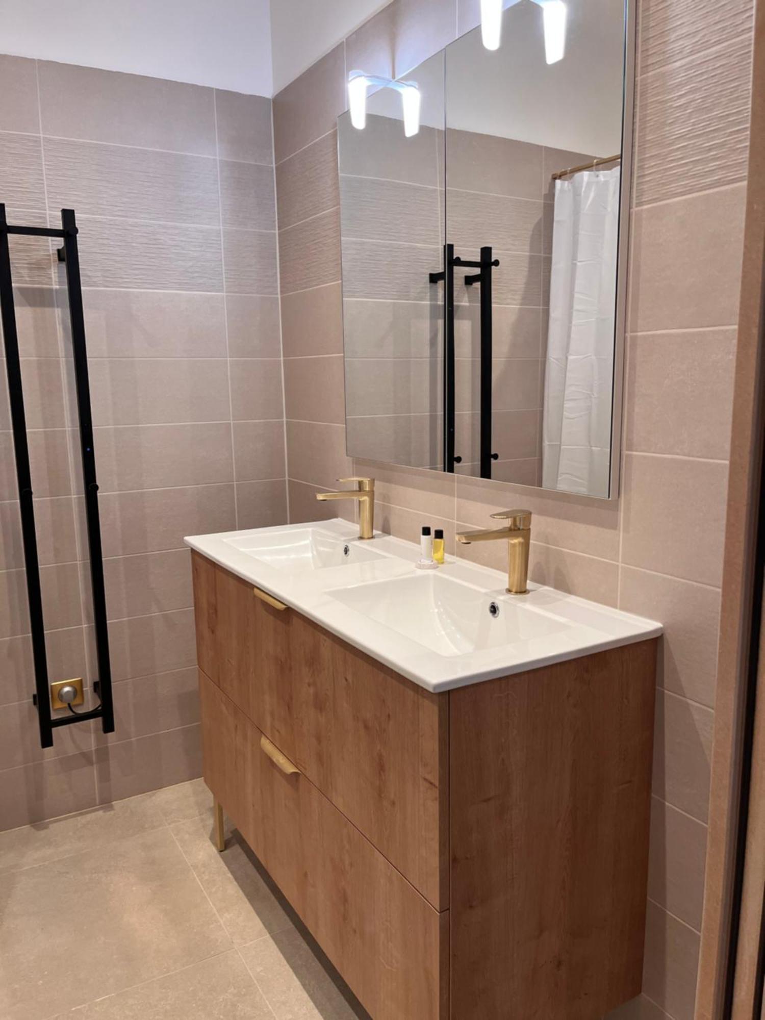 Hdg Hotel Gare De L'Isle Adam Appart'S Hotel Parmain エクステリア 写真